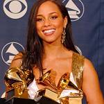 Alicia Keys at the 2005 Grammy Awards